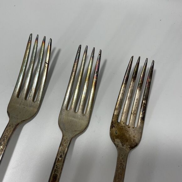 Lot of 3 Vintage 1847 Rogers Bros IS Silverplate Fork Art Deco Pattern Flatware - Picture 2 of 8
